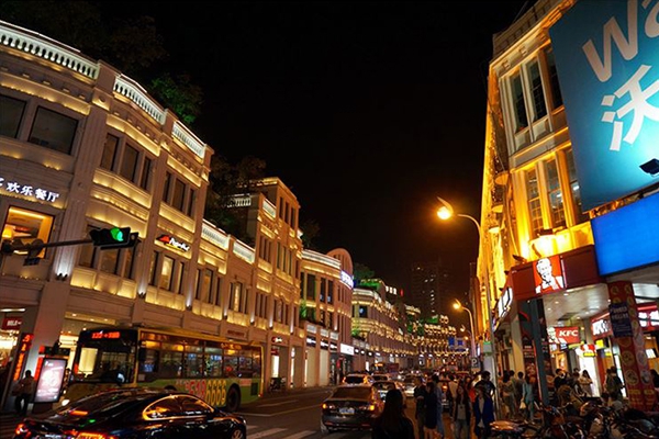 盘点中国最好吃的十大美食街,中国最异域的美食街