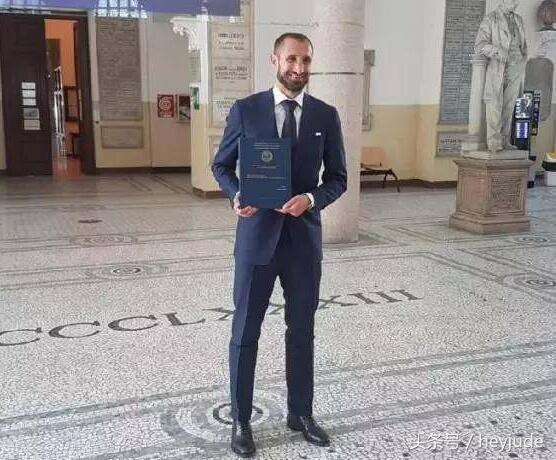 学士、硕士都算不上厉害，看看足坛那些令人仰望的博士们