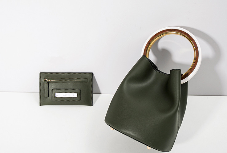 斜挎包手拿包时尚百搭,又潮又好看的斜挎包