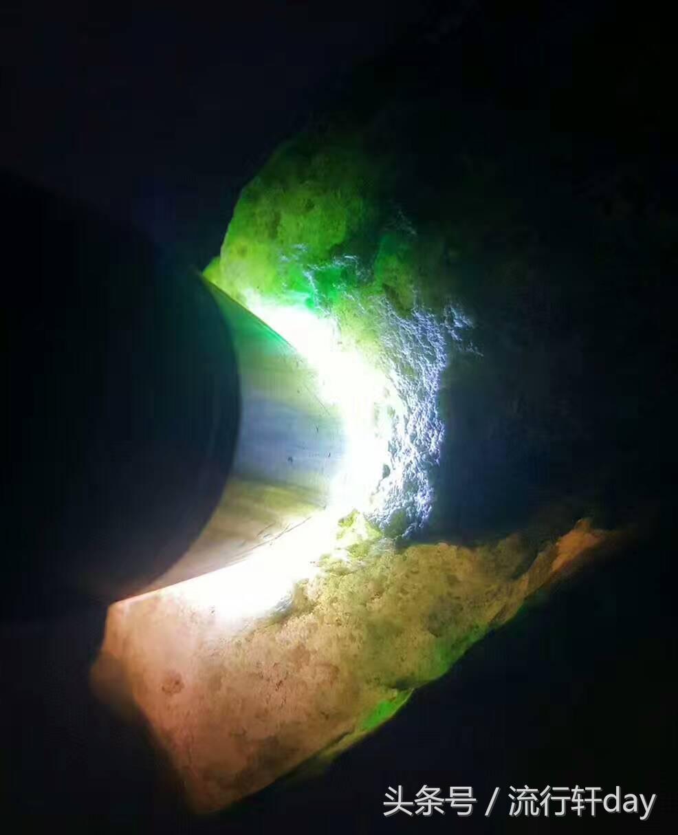 翡翠原石的价值怎么判定,什么样的翡翠原石比较靠谱