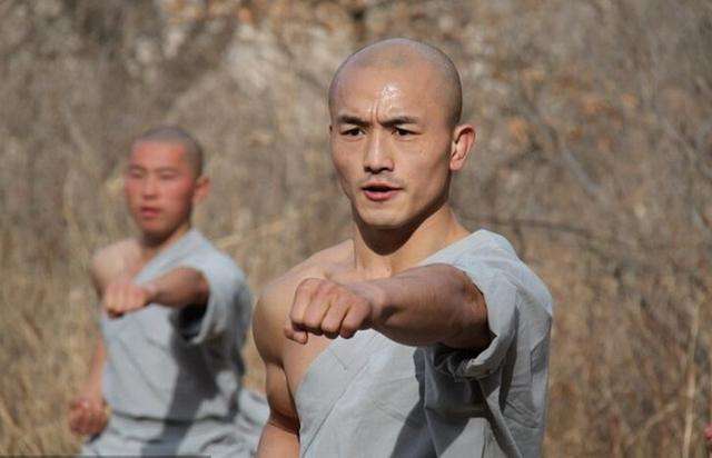 一龙媲美泰森，少林武功重拳889磅，最强特种兵牵挂战争中儿童