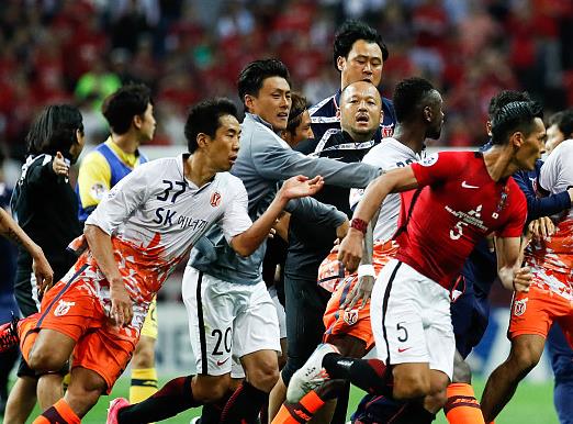 韩国卡塔尔亚冠群殴,足球报亚冠斗殴处罚应能保障公平