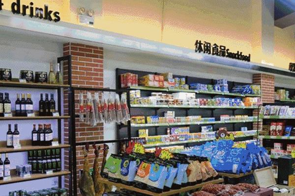 这座欧洲小城有个奇特壁画,这座中国魔幻建筑又把老外惊呆了