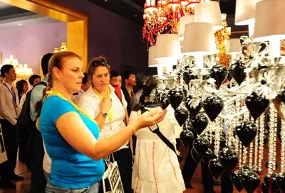 友信国际贸易有限公司周佳,铿锵玫瑰经历风雨