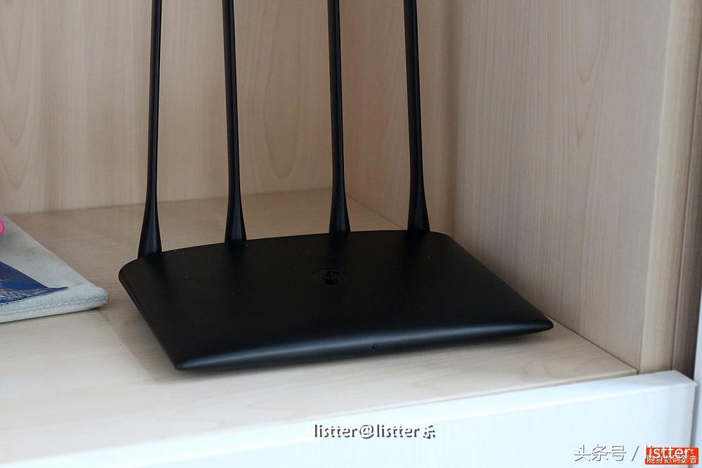 摩托罗拉摩路由C1测评,信号稳如泰山,质感薄如刀锋
