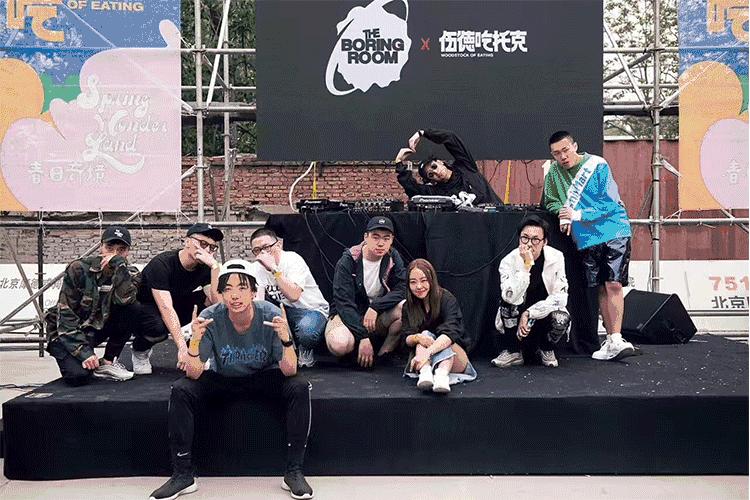 伍德斯托克艺术夜市,伍德吃托克咖啡市集