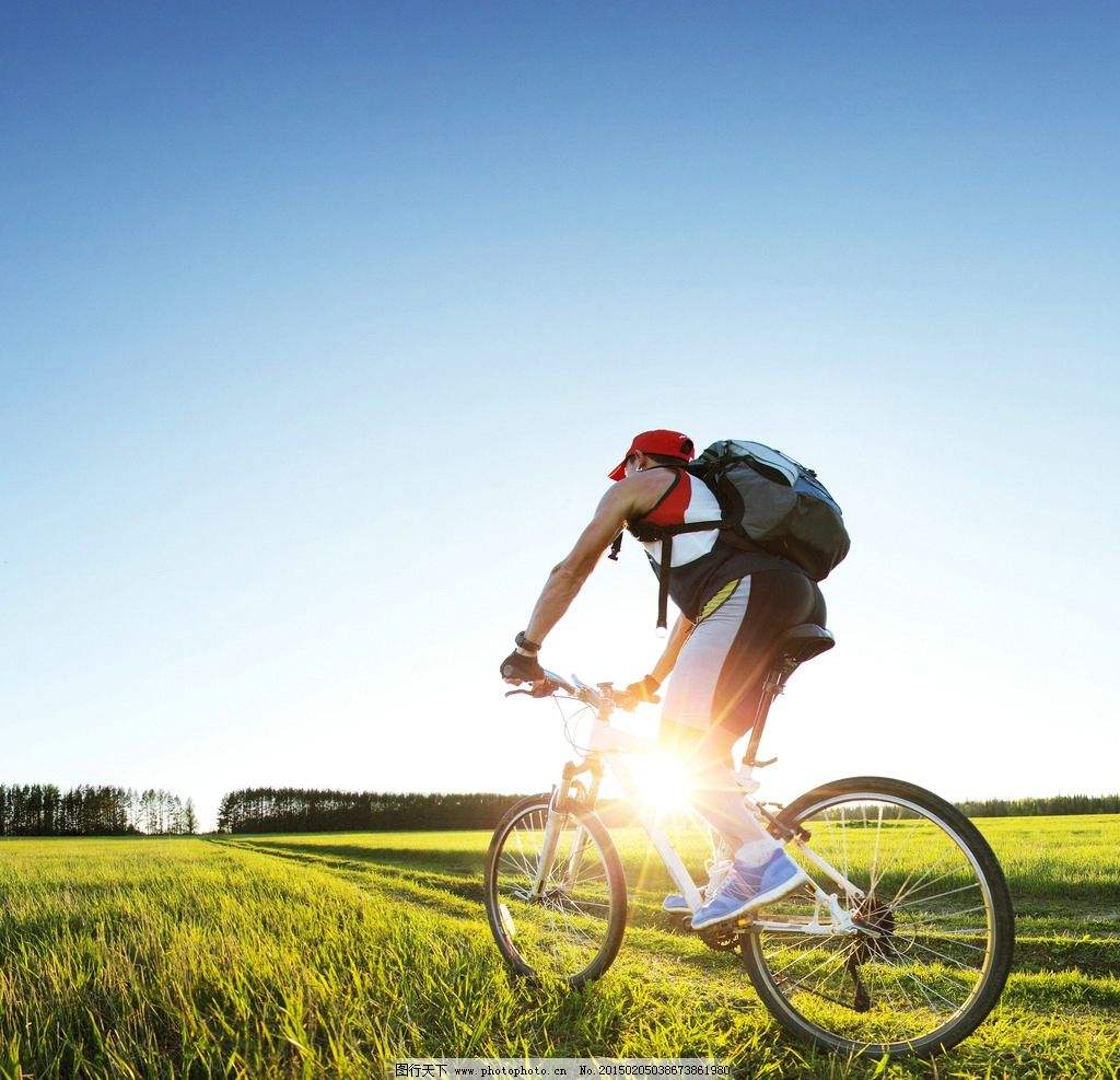 戴隐形眼镜对眼睛有什么影响,隐形眼镜怎样佩戴才不伤眼