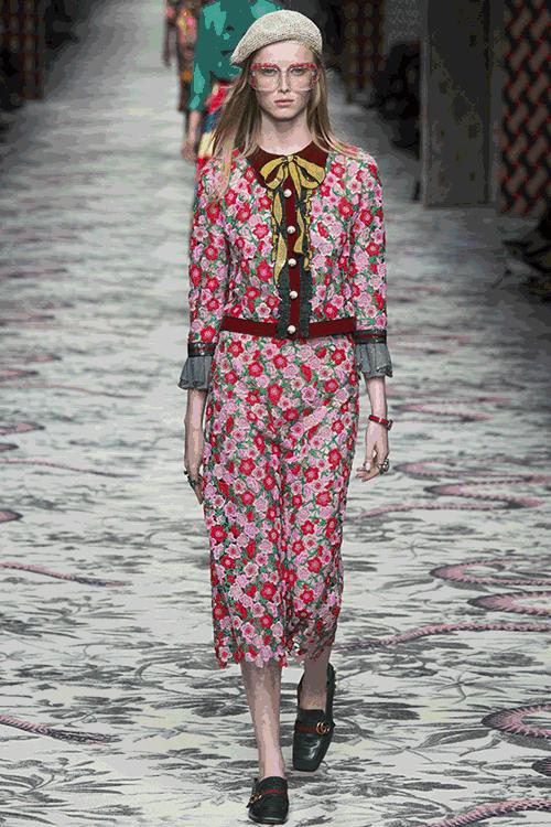 在秋冬有一个百搭超方便的蝴蝶结,超适合秋冬的蝴蝶结