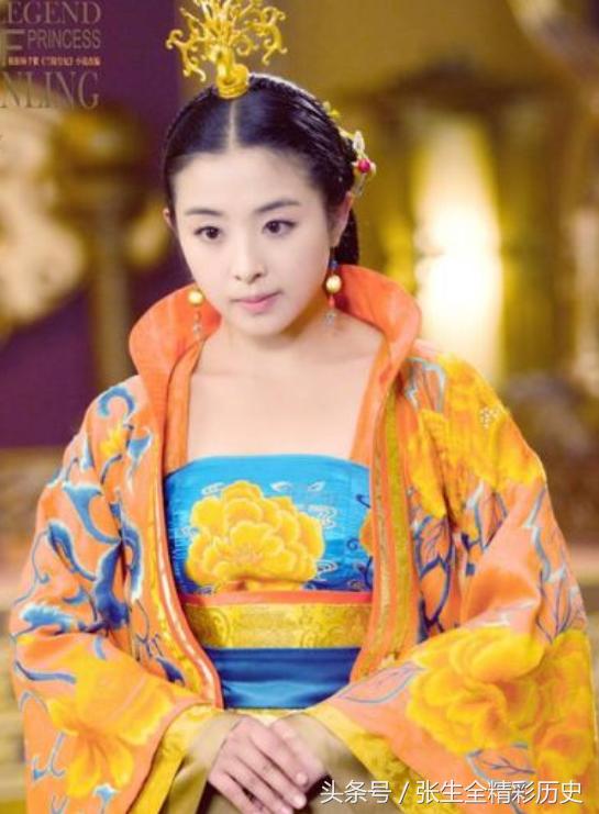 妃子想被封为皇后，先让皇帝喝醉，宽衣前再让皇帝做了一事