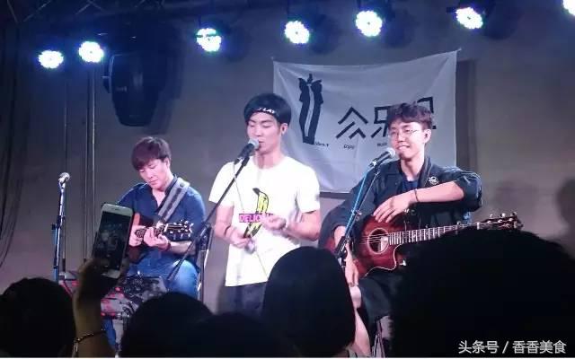 伍德斯托克艺术夜市,伍德吃托克咖啡市集