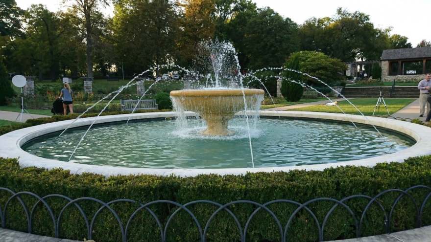 索尼xperia1iii对比三星s21u,小内存