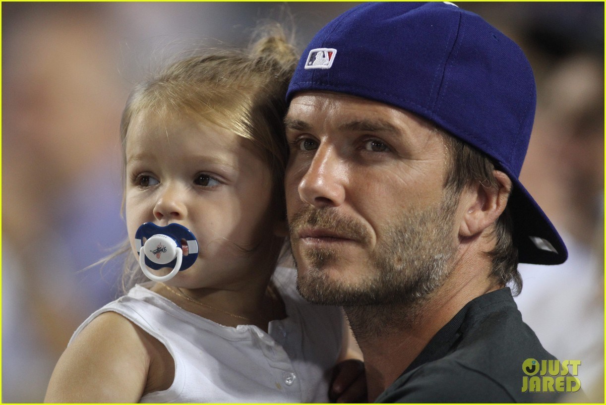 萌娃陪你过六一!足坛8大可爱宝贝:小七萌翻全场迷你罗子承父业