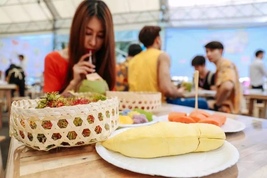 泰国吃榴莲自助餐视频,第一次吃泰国料理