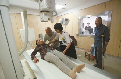 村民术后病痛存疑虑南通日报社联手三院解难题