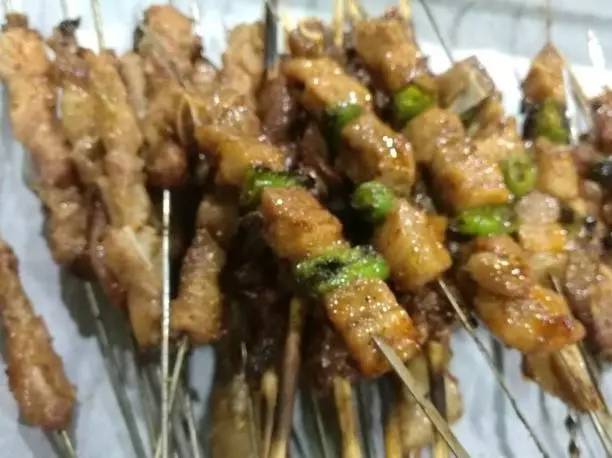 精彩搜街｜不到1000米的麦岛路北段竟然有35家大大小小的饭店！