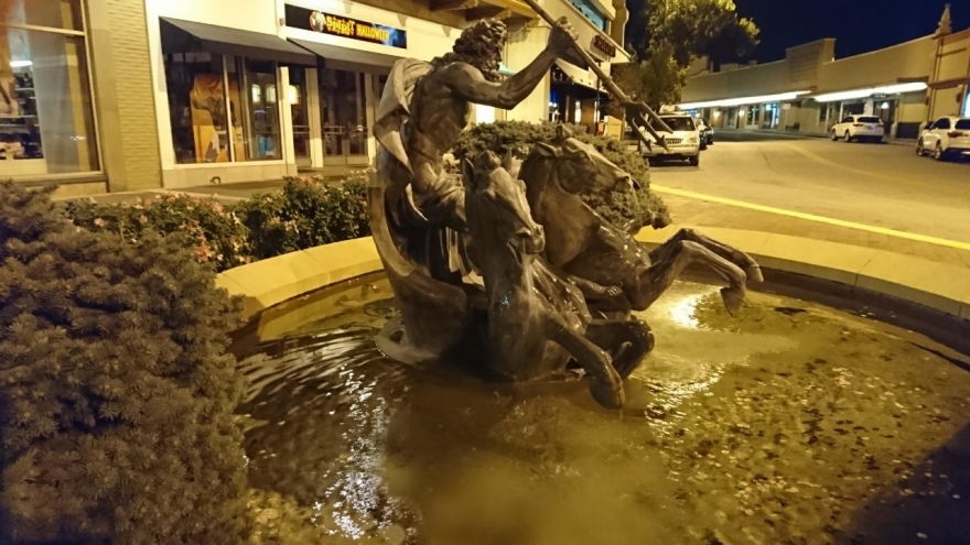 索尼xperia1iii对比三星s21u,小内存