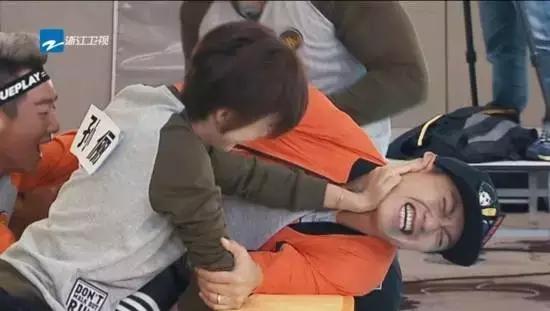 不幸有个智障老公,除了不离不弃还能怎么办呢?