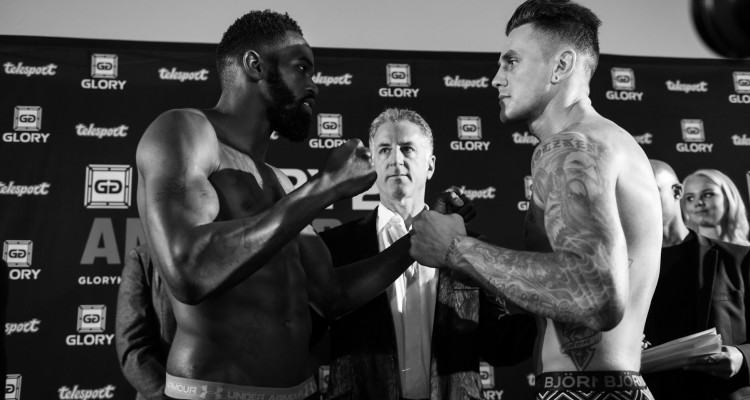 他爆发力比肩泰森，曾重拳打昏小日本，却遭遇欠薪沦为平民