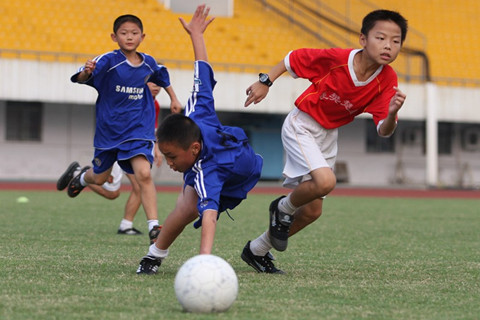 彩票公益金助力足球运动员,体育彩票公益金助力校园足球