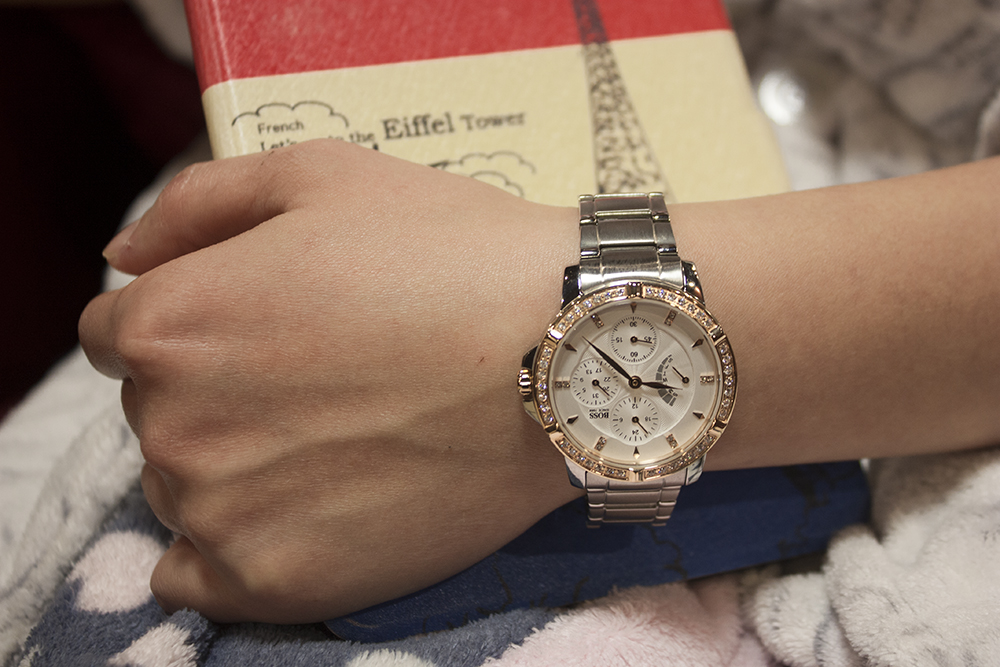 手腕上的公主，BOSS绚丽水晶腕表，帮你表达爱