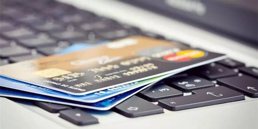 收藏贴纸怎么使用,怎么用最少的钱玩转信用卡