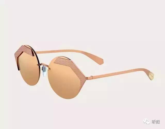 夏天出门必备防晒款有哪些,夏天出门必备防晒和热的东西