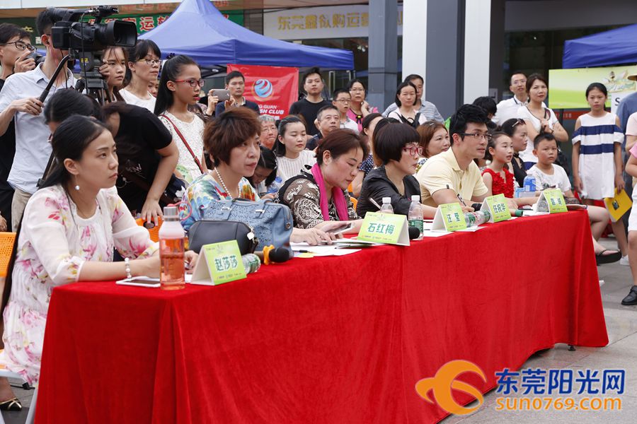 100名少儿组选手争夺十张决赛门票