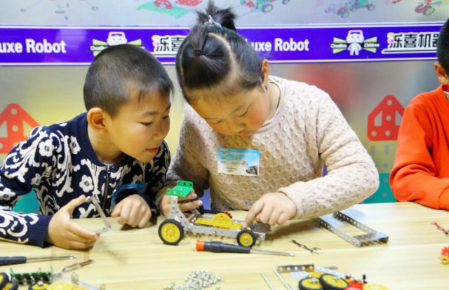 顺德盛·今日莱阳小记者团亲手制作机器人