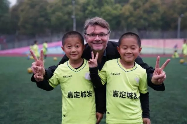 特鲁西埃训练日本球员,日本队特鲁西埃