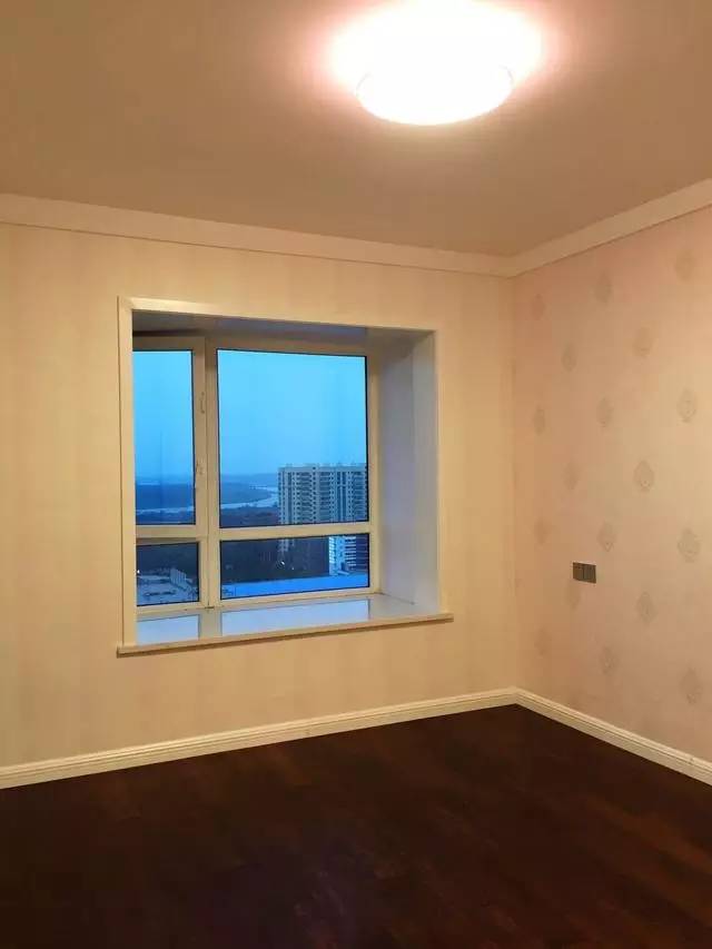 装修时地板颜色,装修后地板颜色变浅