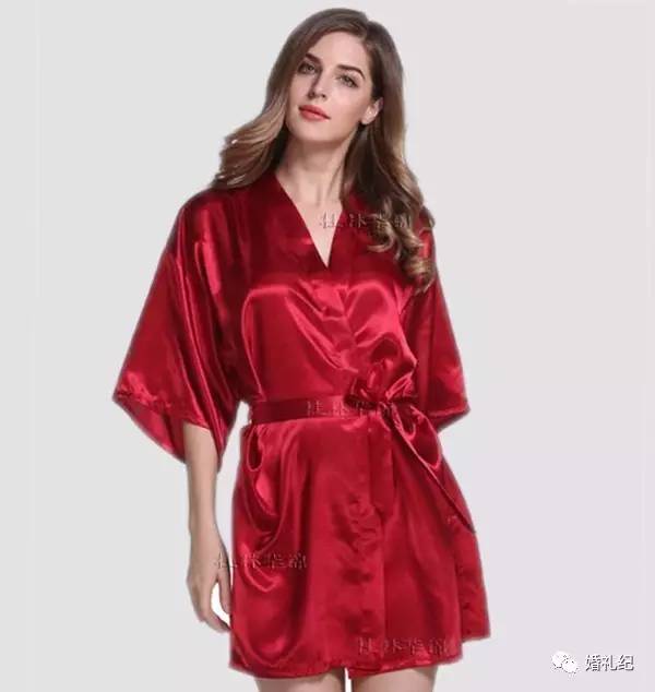 安以轩婚礼晨袍,安以轩陈荣炼婚礼晨袍