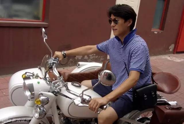 条纹衫有何独特之处呢,为什么穿条纹衫好看