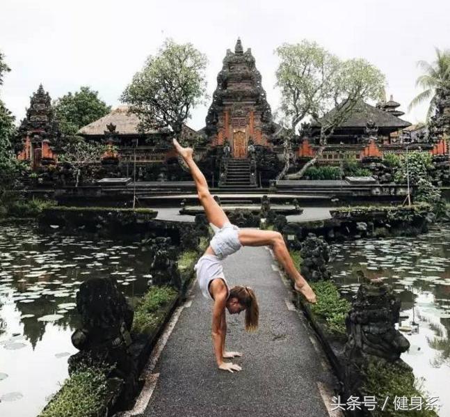 瑜伽人一年十几万学习费用值得吗,瑜伽初学者在家练还是去瑜伽馆练