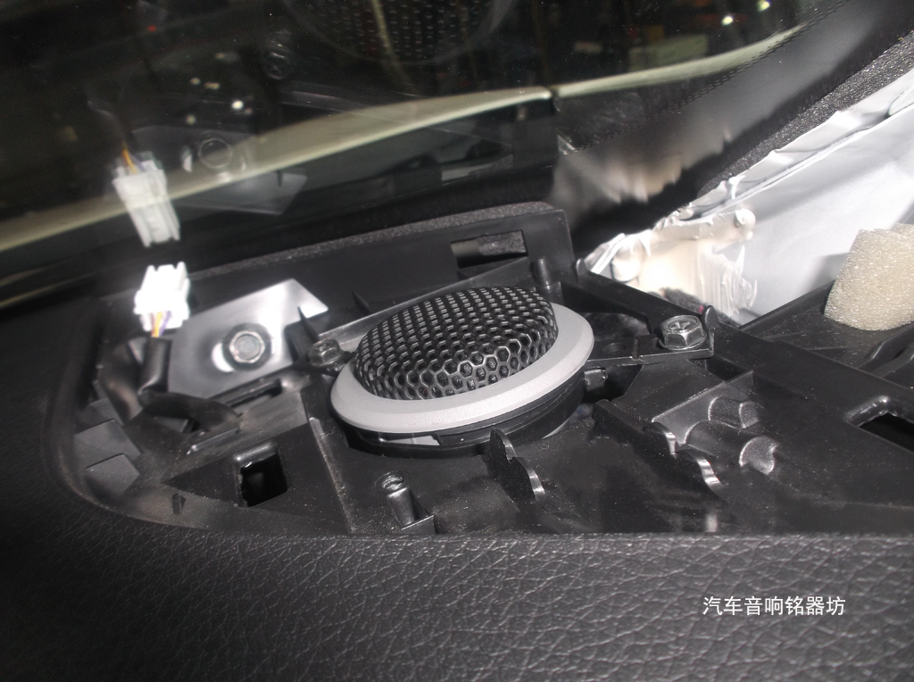广州天籁丹拿汽车音响改装,日产天籁汽车音响改装推荐