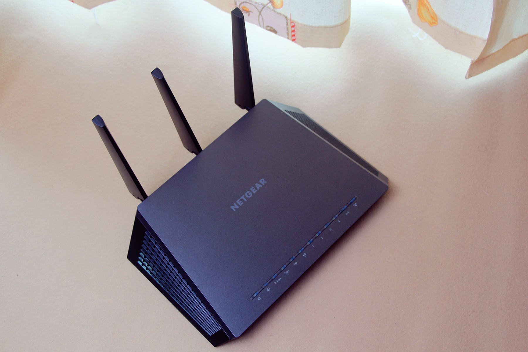 为什么说高端玩家必选这款网件路由器？WiFi信号强度、速度、穿墙、延迟等都是关注重点！