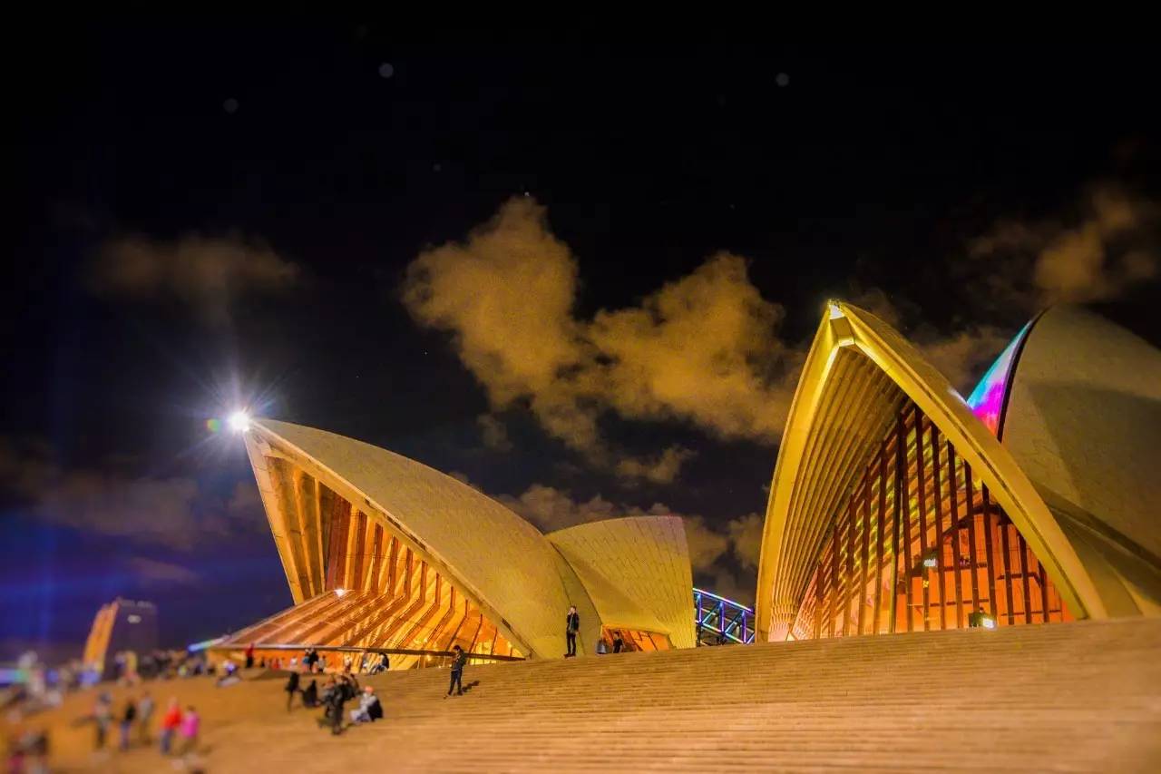 北石：这个由一群流放者建立的国家如今居然这么发达和美丽