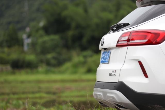 一汽奔腾x80suv价格,奔腾x801.8t和2.0哪个好