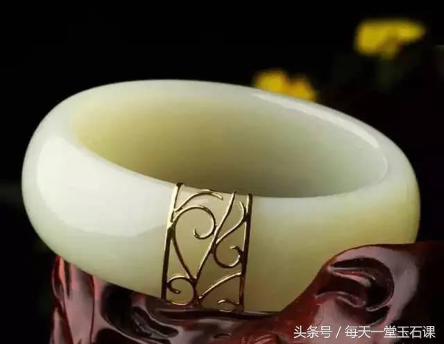 玉镯摔碎后还会升值吗,玉镯碎了别人修复值钱