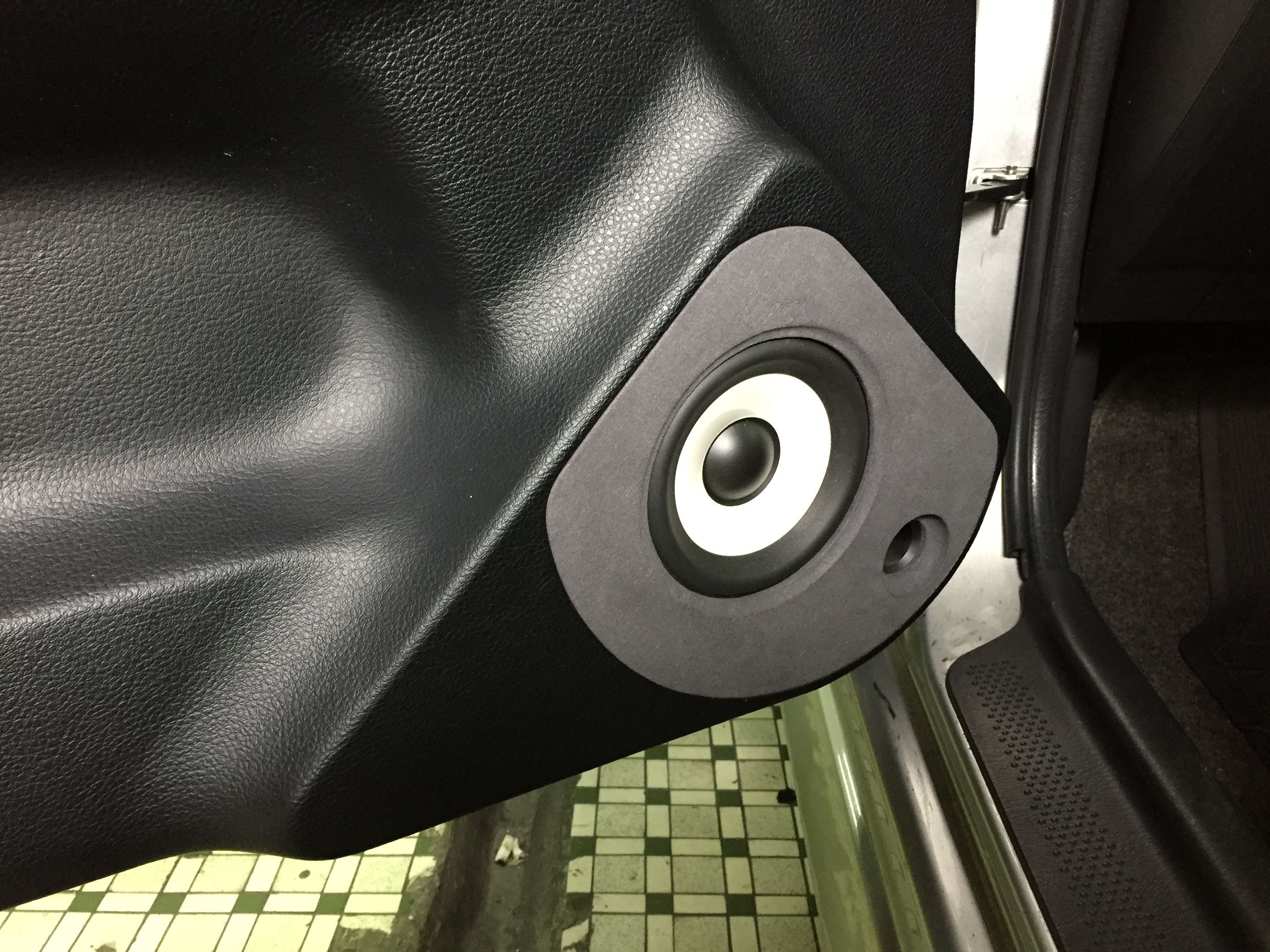 马自达323改装音响案例,马自达323音响改装长沙