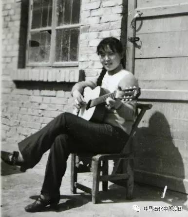 油田老照片,曾经有上万人居住的地方