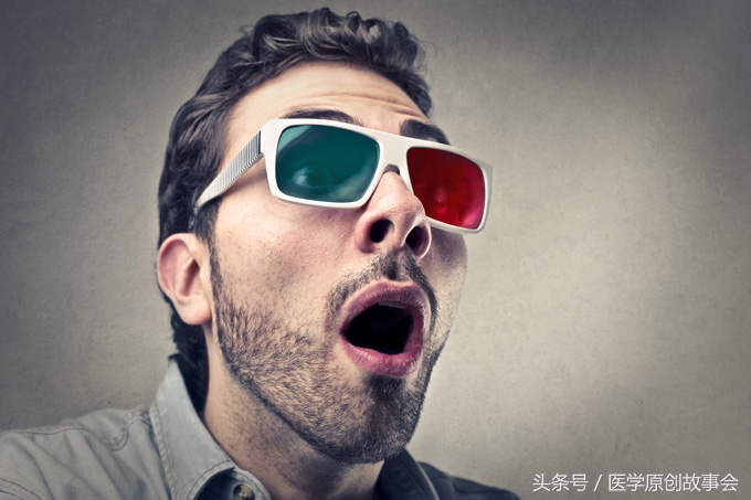 22岁下身剧痛，脱下裤子的一瞬间，医生抽出了一大管积血！