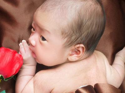 夏天天气热宝宝降温,夏天太热了怎么给宝宝降暑