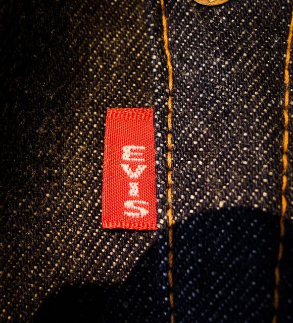 说一说被冠希哥带火日本EVISU,在山寨美国牛仔裤始祖李维斯LEVIS后发生尴尬的事