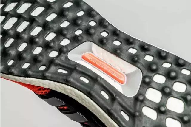 adidas和nike的鞋好在哪里,nike和adidas顶级跑鞋对比