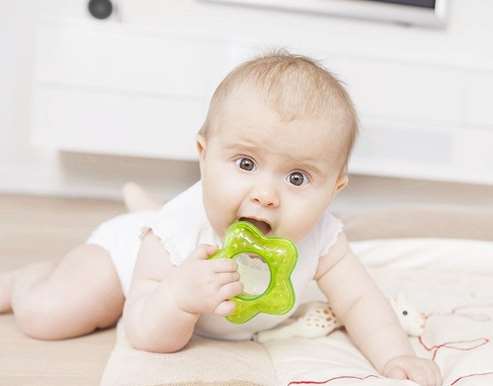 宝宝一天拉肚子,宝宝腹泻一天六到七次怎么办