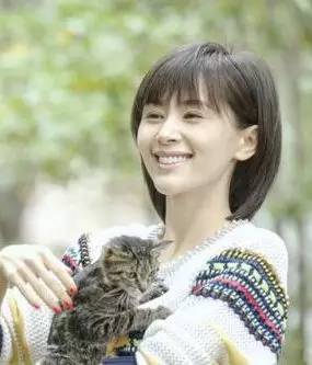 该不该省钱戴个不自锁的牙套,该不该带牙套矫正牙齿