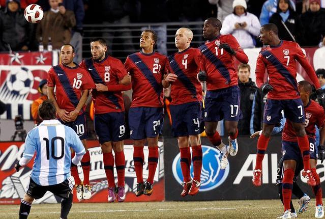 里皮中国男足技战术打法,国足人墙