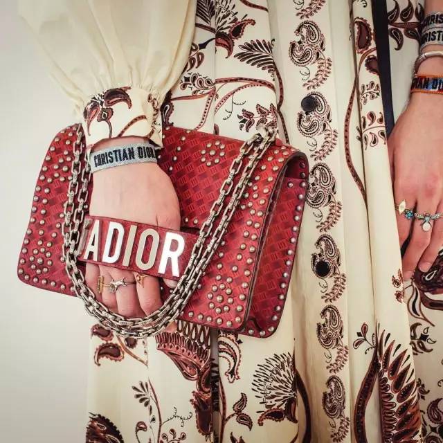 dior设计总监为什么这么受欢迎,dior为什么这么受欢迎