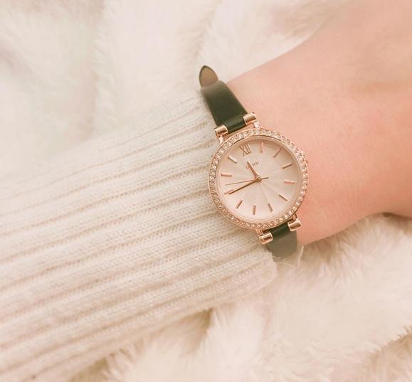 高级时尚手腕带,手腕上的时尚单品女