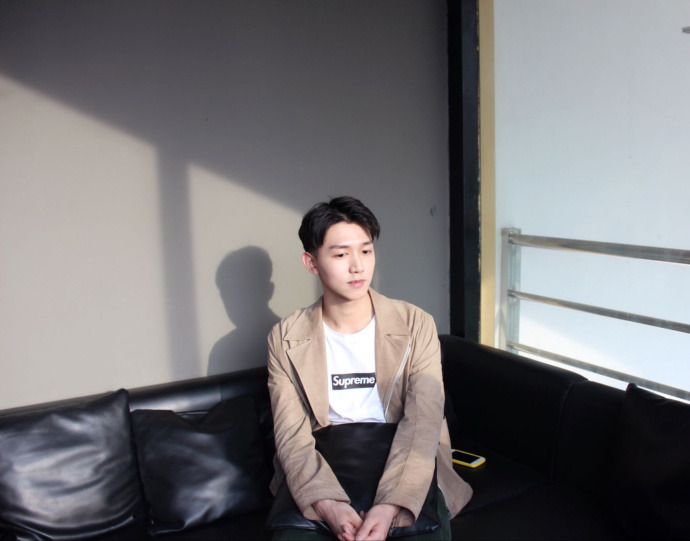 男生发型改造成功案例,男生发型改造视频教程